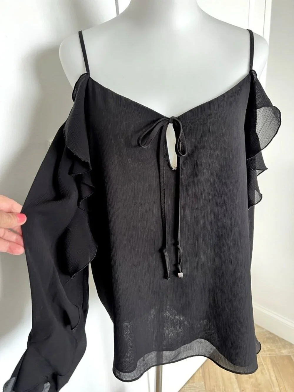 MICHAEL KORS Women's Sz L Black Top Spaghetti Strap Off Shoulder Ruffled Sleeves